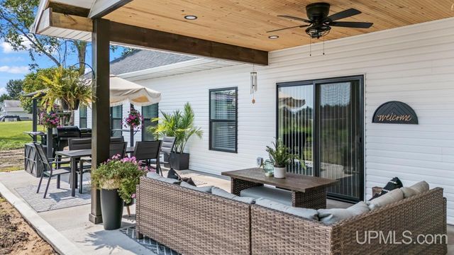 1125 S 30th Street, Escanaba, MI 49829