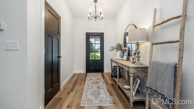 1125 S 30th Street, Escanaba, MI 49829