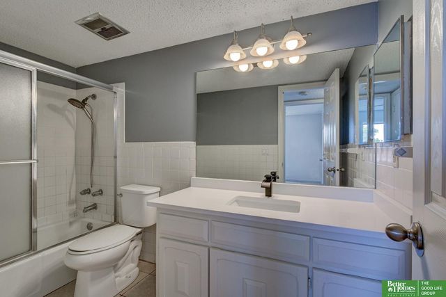 12784 Deauville Dr Apt 304 1-304, Omaha, NE 68137