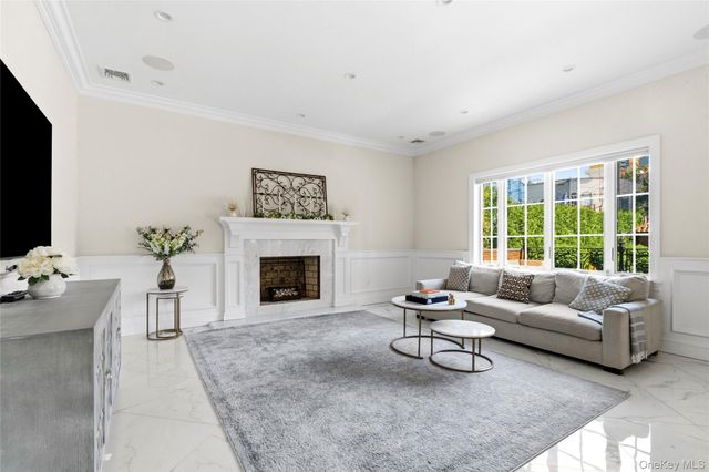 18 Boulevard, Malba, NY 11357