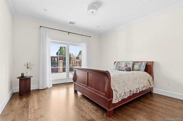 18 Boulevard, Malba, NY 11357