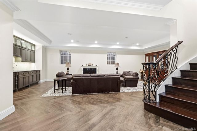 18 Boulevard, Malba, NY 11357
