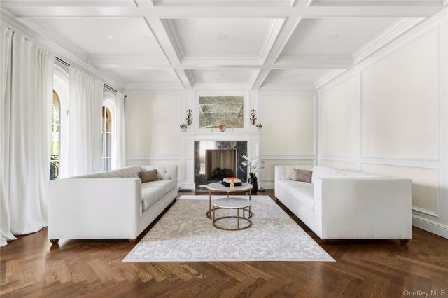 18 Boulevard, Malba, NY 11357