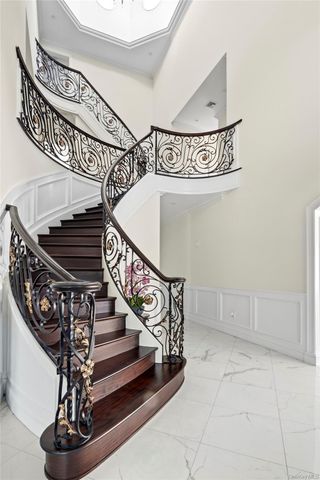 18 Boulevard, Malba, NY 11357