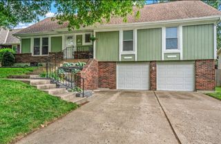 912 NW Forest Drive, Blue Springs, MO 64015