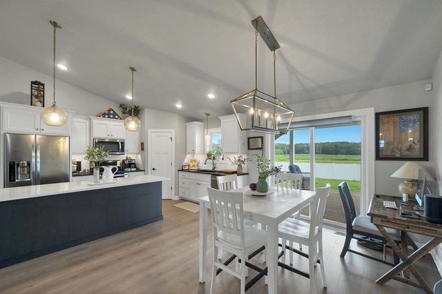 1756 RED OAK STREET, Green Bay, WI 54313