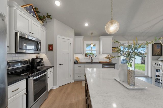 1756 RED OAK STREET, Green Bay, WI 54313