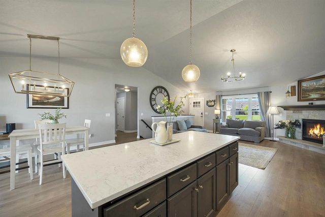 1756 RED OAK STREET, Green Bay, WI 54313