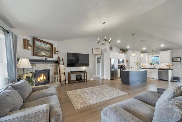 1756 RED OAK STREET, Green Bay, WI 54313