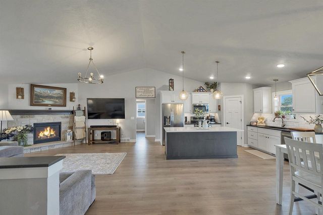1756 RED OAK STREET, Green Bay, WI 54313
