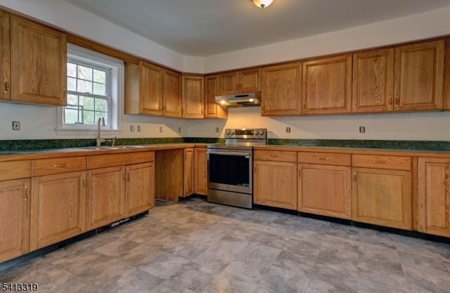 74 Camp Ln, Fairfield Twp., NJ 07004