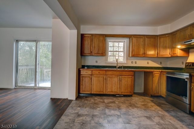 74 Camp Ln, Fairfield Twp., NJ 07004