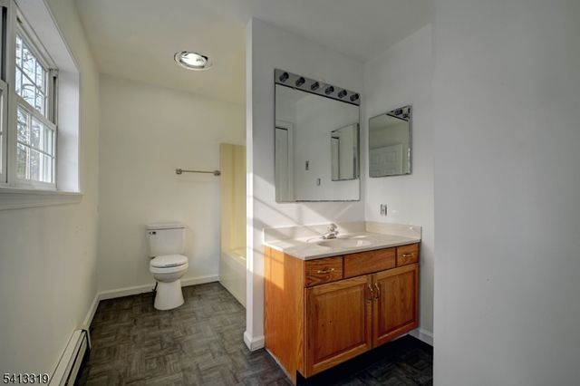 74 Camp Ln, Fairfield Twp., NJ 07004