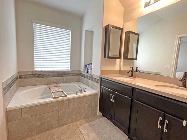 13313 Henneman DR, Pflugerville, TX 78660