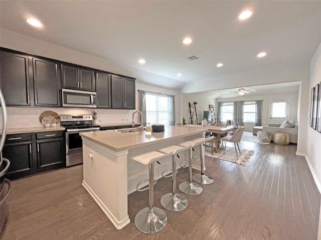 13313 Henneman DR, Pflugerville, TX 78660