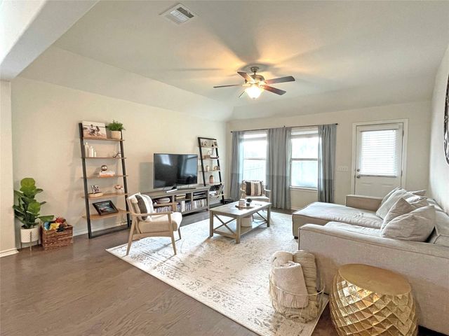 13313 Henneman DR, Pflugerville, TX 78660