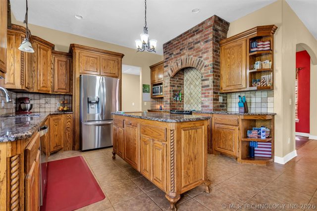 3921 Rolling Hills, Ardmore, OK 73401