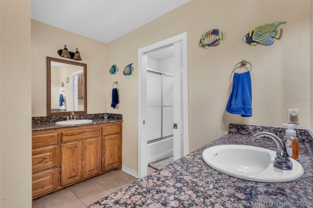 3921 Rolling Hills, Ardmore, OK 73401