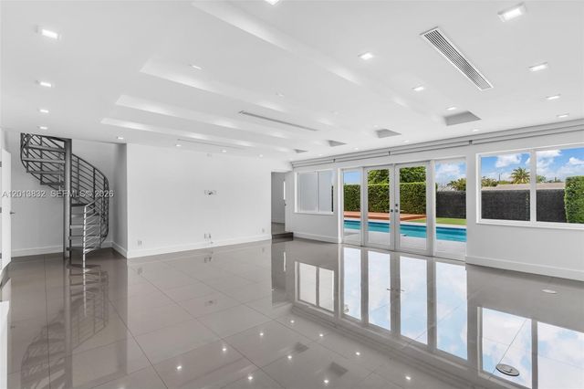 3112 Village Green Dr, Miami, FL 33175