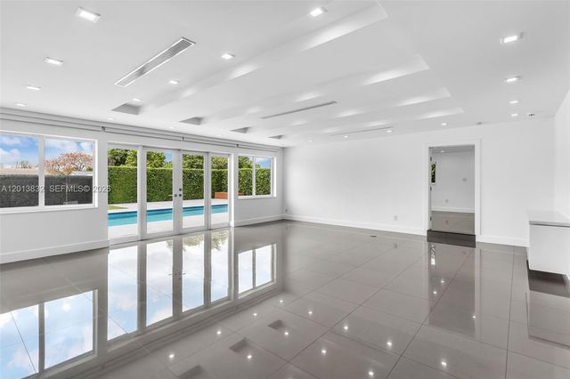 3112 Village Green Dr, Miami, FL 33175