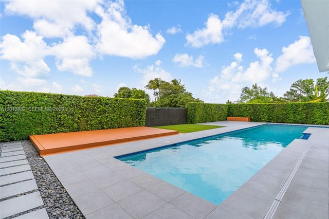 3112 Village Green Dr, Miami, FL 33175
