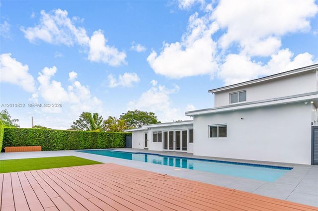 3112 Village Green Dr, Miami, FL 33175