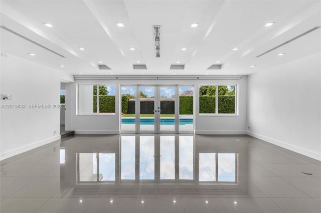 3112 Village Green Dr, Miami, FL 33175