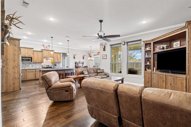 1617 Hawthorne Street, Cleburne, TX 76033