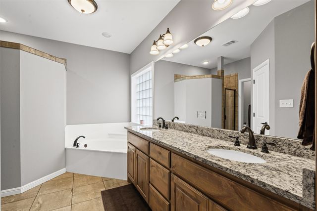 1617 Hawthorne Street, Cleburne, TX 76033