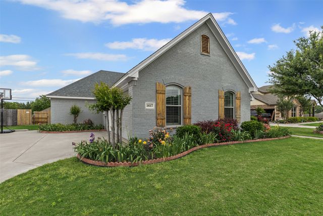 1617 Hawthorne Street, Cleburne, TX 76033