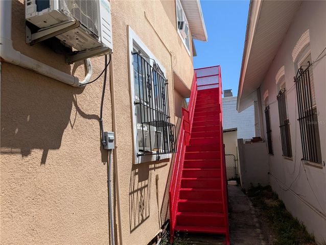 2904 W CHESTNUT STREET 2, Tampa, FL 33607