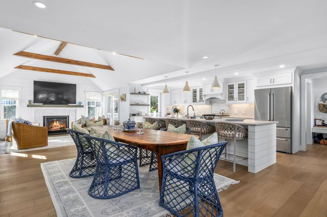 21 Cockachoisett Lane, Osterville, MA 02655