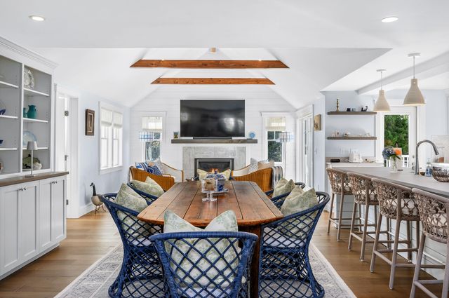 21 Cockachoisett Lane, Osterville, MA 02655