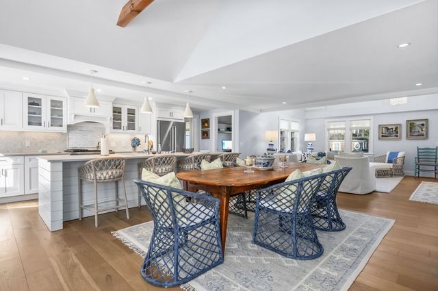 21 Cockachoisett Lane, Osterville, MA 02655