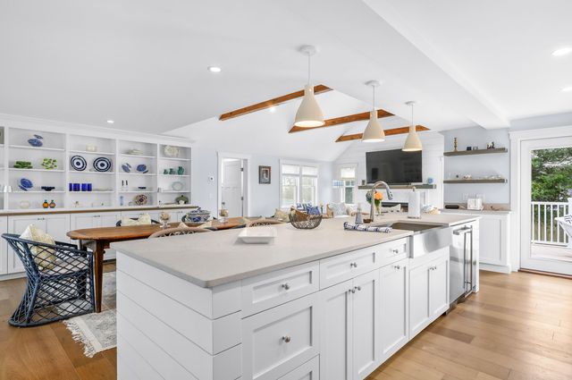 21 Cockachoisett Lane, Osterville, MA 02655