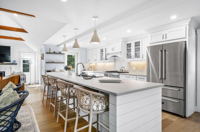 21 Cockachoisett Lane, Osterville, MA 02655