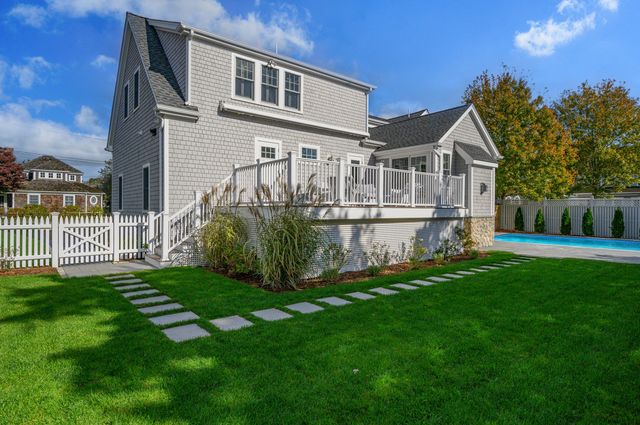 21 Cockachoisett Lane, Osterville, MA 02655