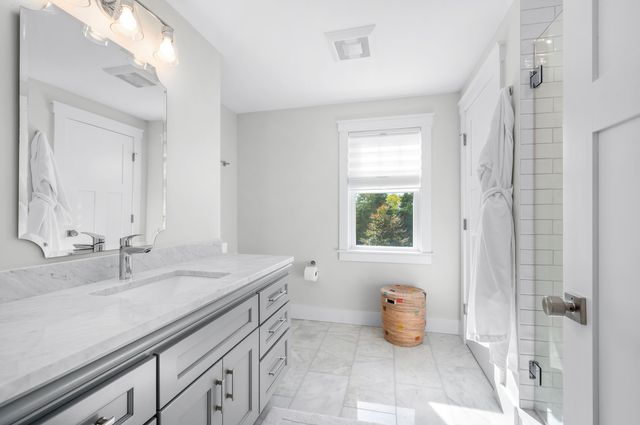 21 Cockachoisett Lane, Osterville, MA 02655