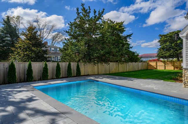 21 Cockachoisett Lane, Osterville, MA 02655