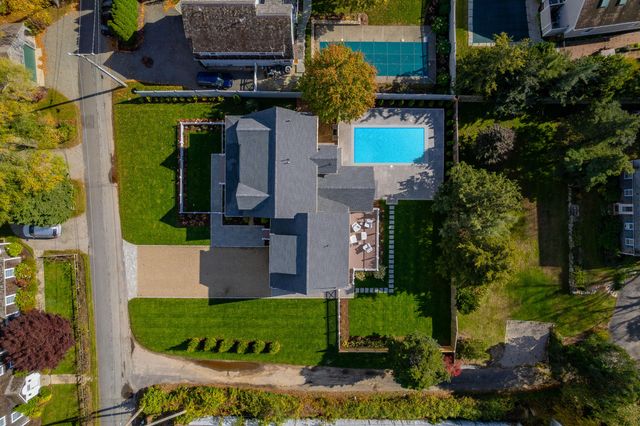 21 Cockachoisett Lane, Osterville, MA 02655