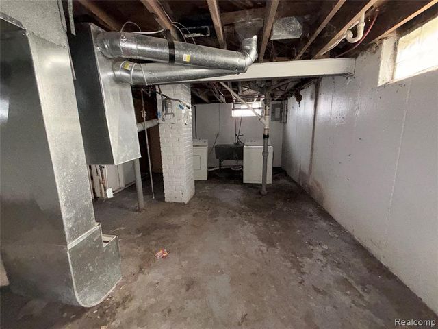 8855 Stout Street, Detroit, MI 48228