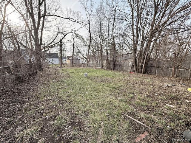 8855 Stout Street, Detroit, MI 48228