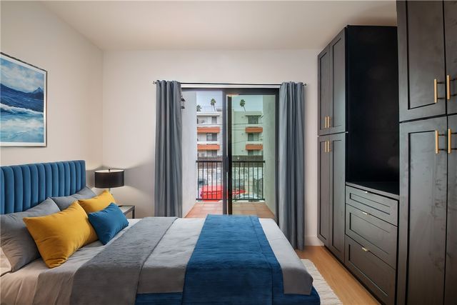 351 S Catalina Street, Los Angeles, CA 90020