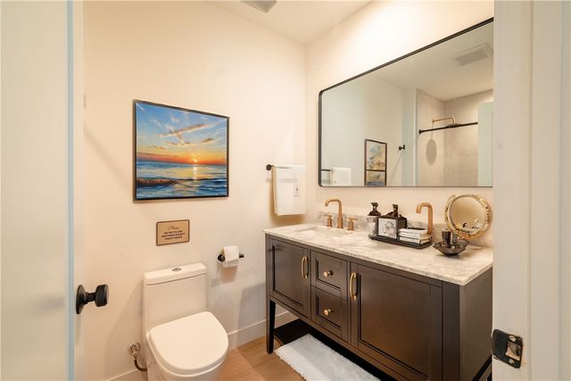 351 S Catalina Street, Los Angeles, CA 90020