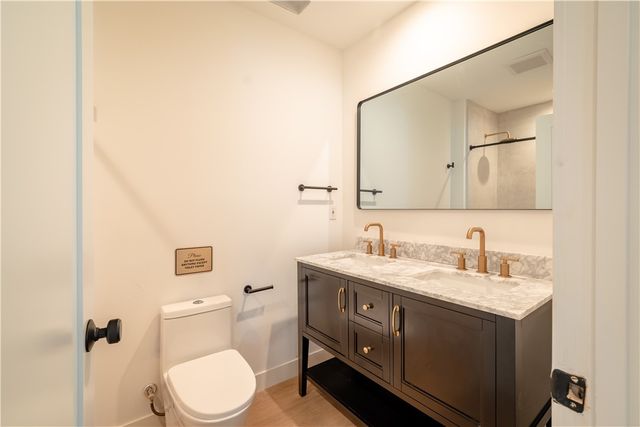 351 S Catalina Street, Los Angeles, CA 90020
