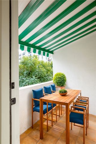 351 S Catalina Street, Los Angeles, CA 90020