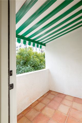 351 S Catalina Street, Los Angeles, CA 90020