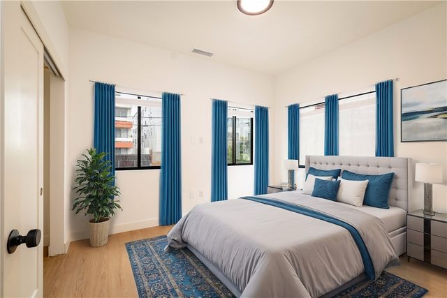 351 S Catalina Street, Los Angeles, CA 90020