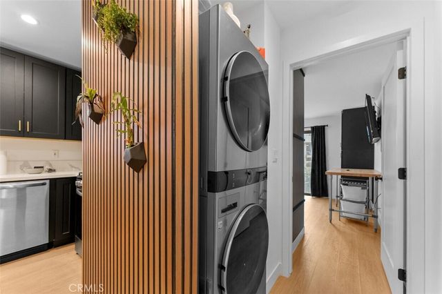 351 S Catalina Street, Los Angeles, CA 90020