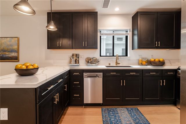 351 S Catalina Street, Los Angeles, CA 90020